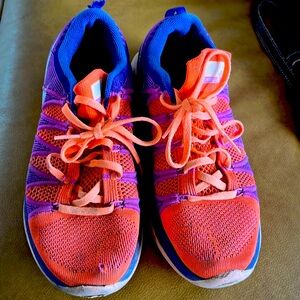 Niki orange lightweight running sneakers